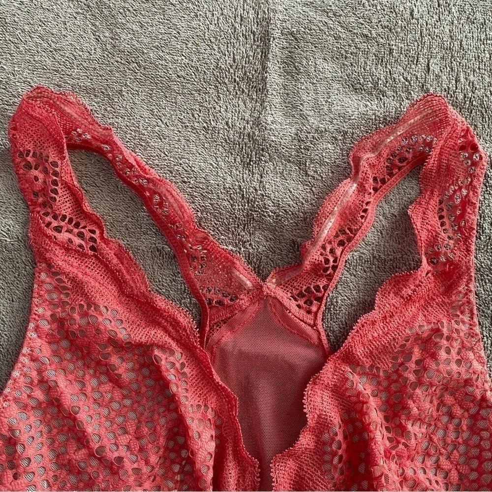 Victoria’s Secret‎ Coral Lace Very Sexy Bralette Size Medium